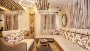 Coin salon dans le hall