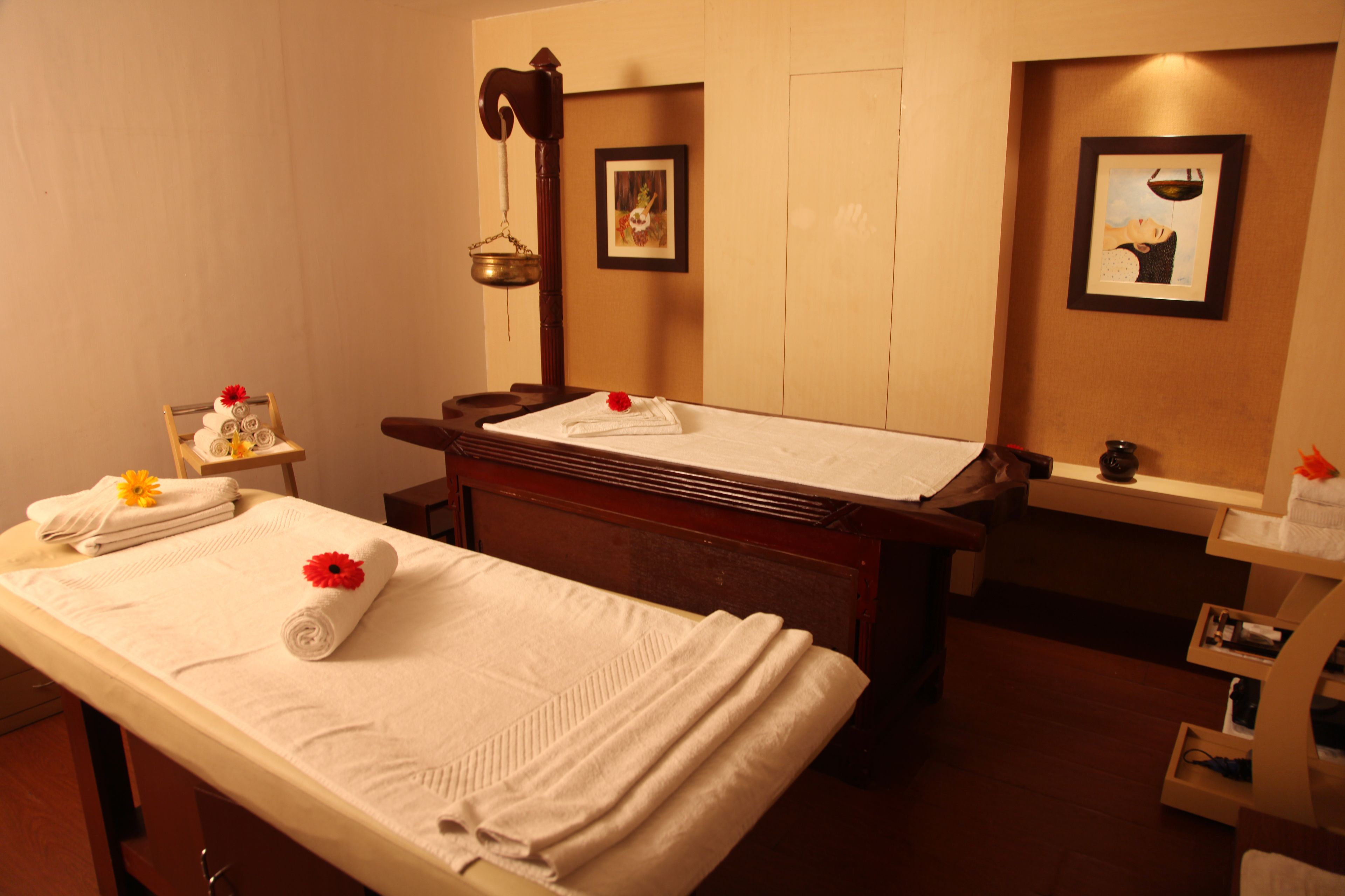 Body treatments, body scrubs, facials, 3 treatment rooms
