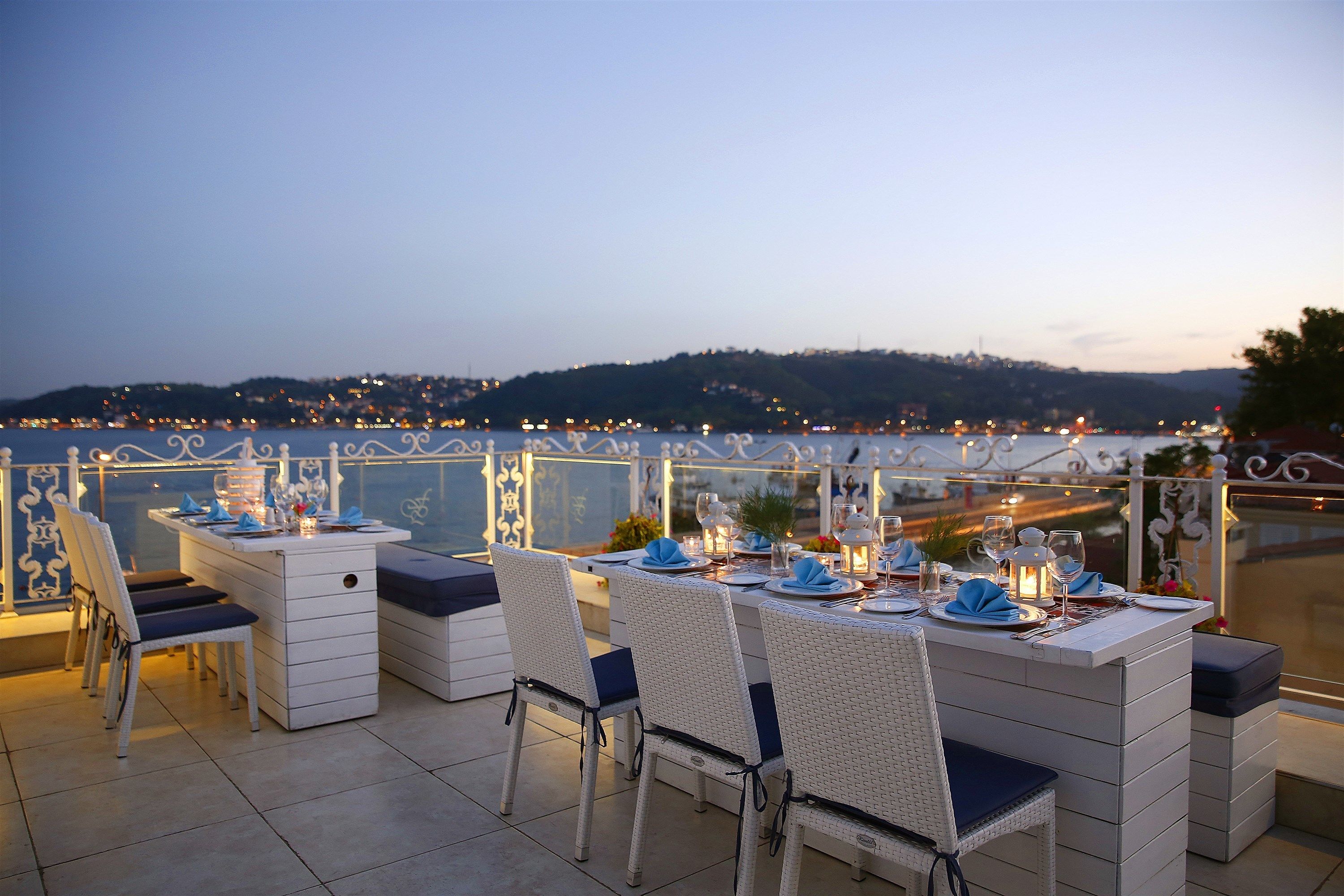 매일 뷔페 아침 식사 유료