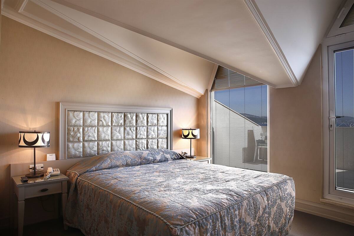 Superior Room, Balcony, Sea View | Premium bedding, memory foam beds, minibar, in-room safe