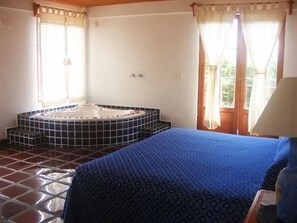 Cortinas blackout, tabla de planchar con plancha y wifi gratis