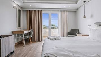 Habitación superior | Caja de seguridad en la habitación y decoración personalizada