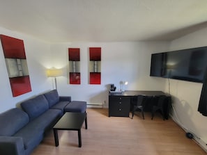 Standard Room, 1 King Bed, Ground Floor