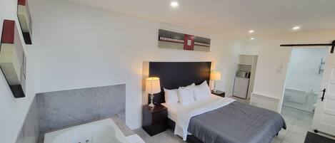 1 bedroom, desk, blackout drapes, free WiFi