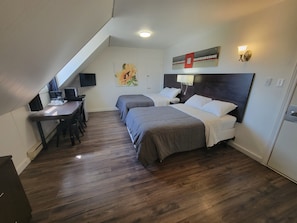 Chambre Standard, 2 lits doubles | 1 chambre, bureau, rideaux dâobscurcissement, accĂšs au Wi-Fi (inclus)