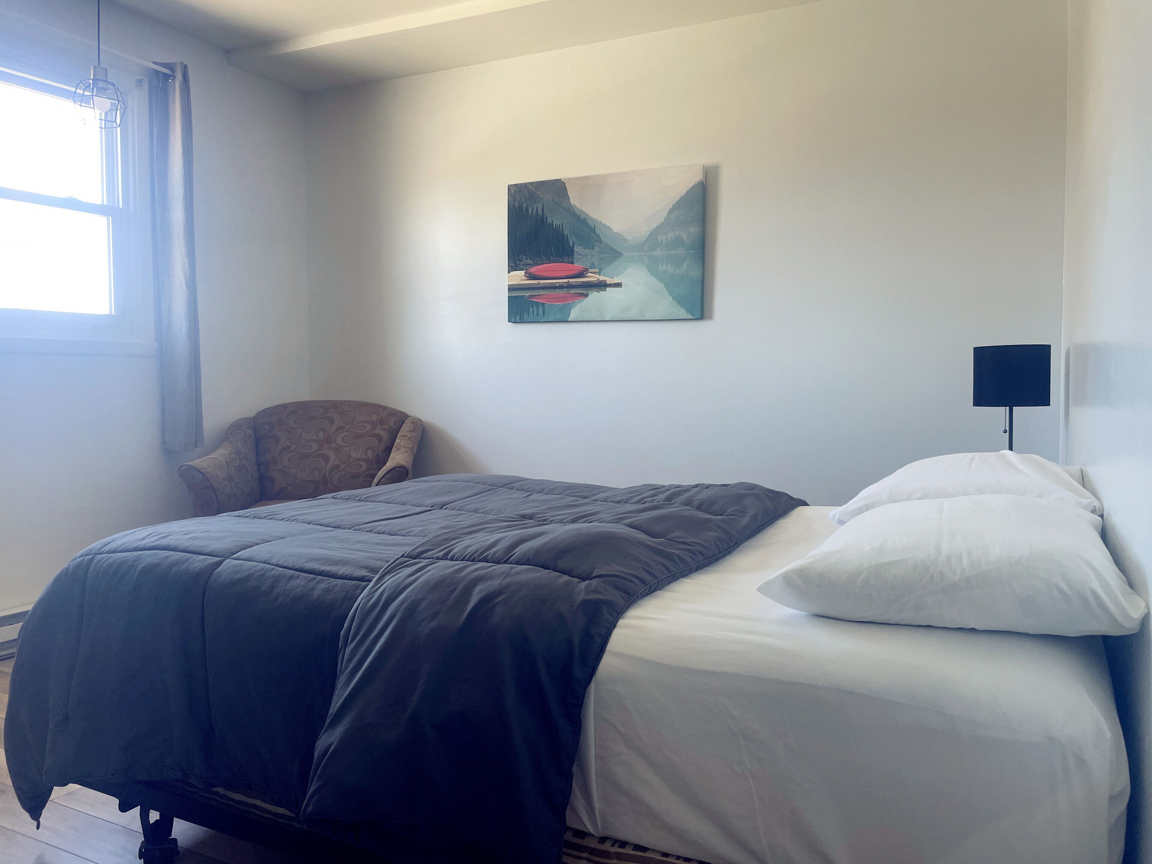Economy Room