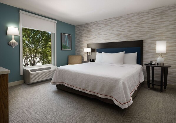 Bureau, fer et planche à repasser, lits bébé (gratuits), Wi-Fi gratuit