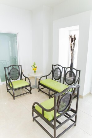 Lobby sitting area - Hotel El Cid Merida (Mérida)