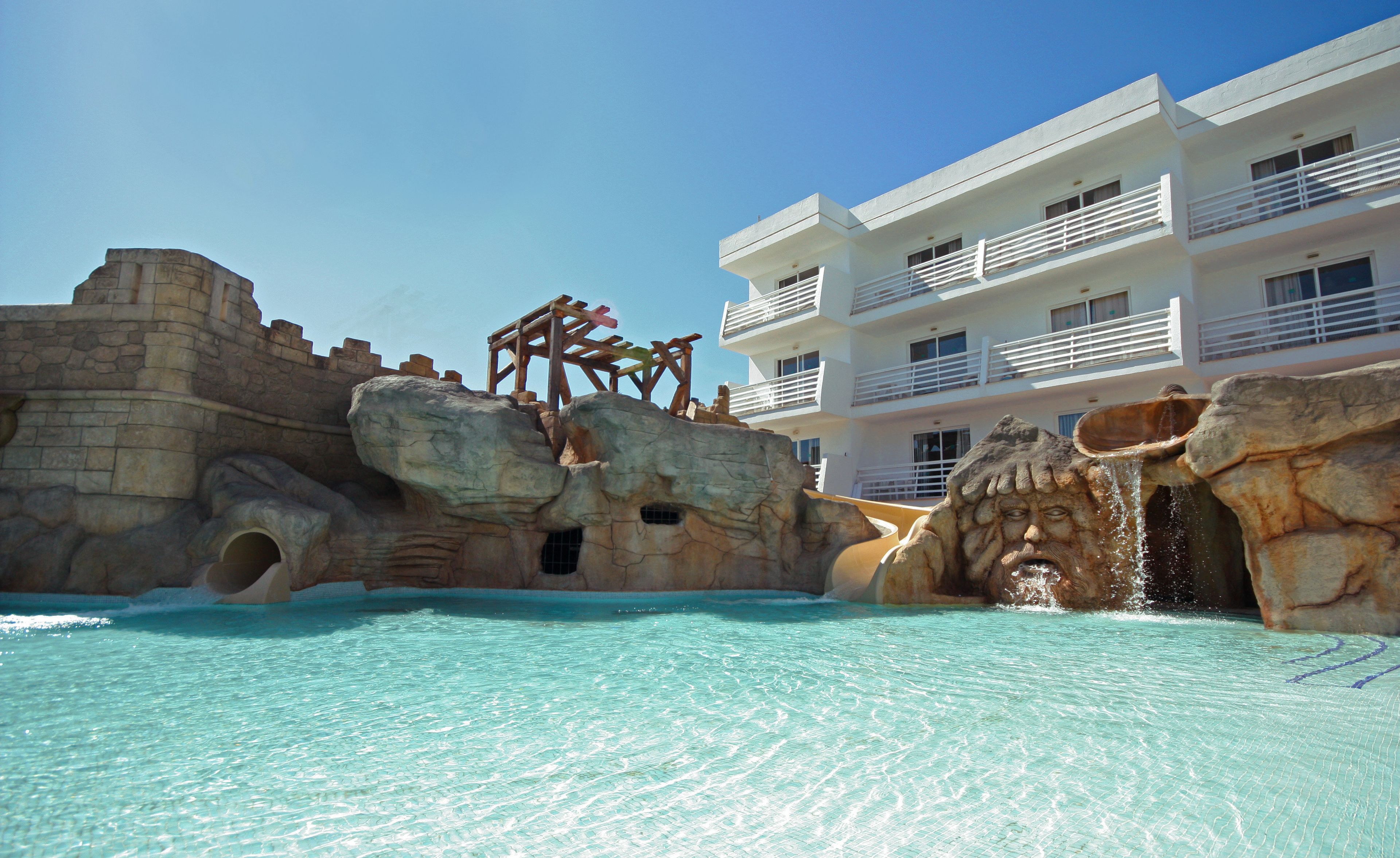 2 outdoor pools, pool umbrellas, pool loungers