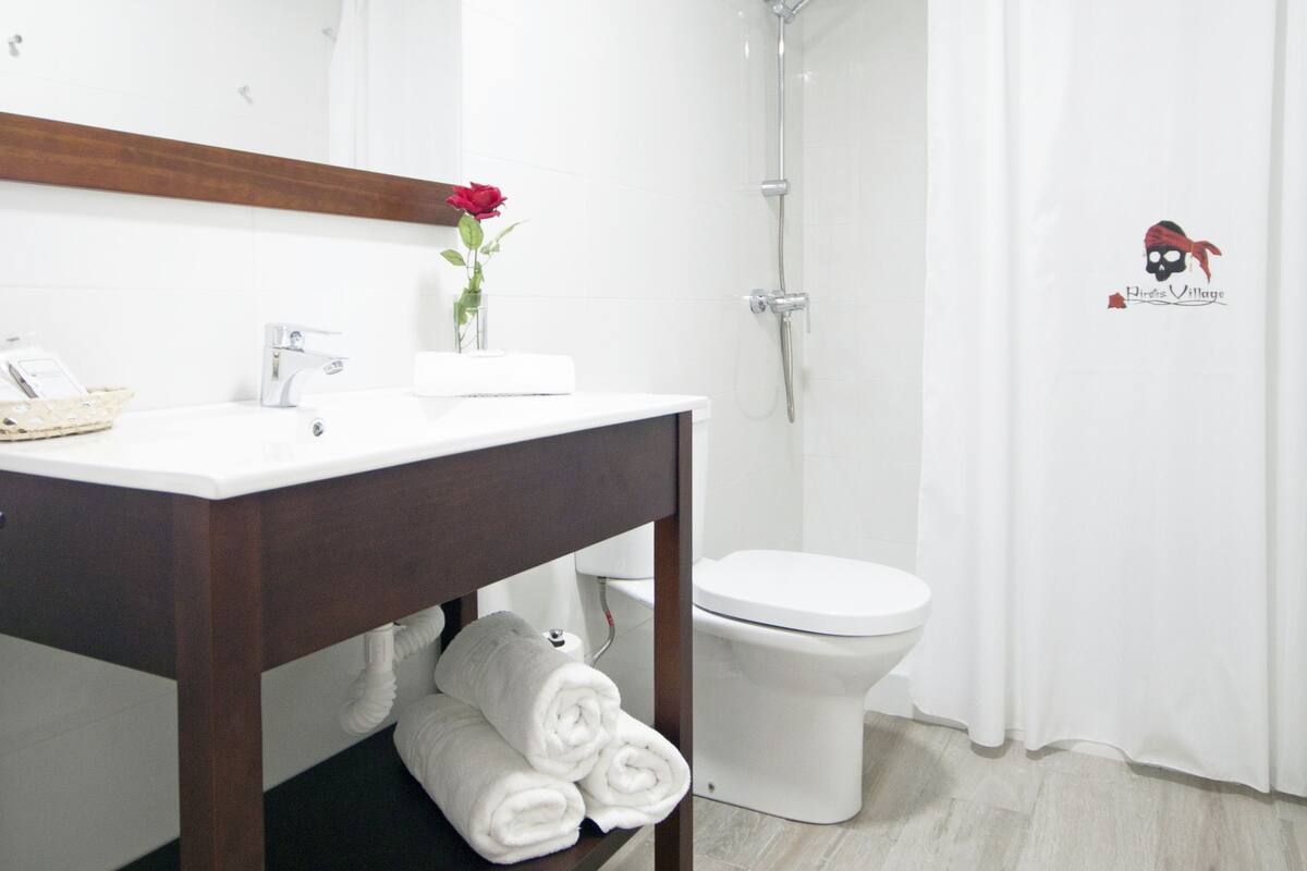 apartment, 1 bedroom | bathroom | shower, designer toiletries, hair dryer, bidet
