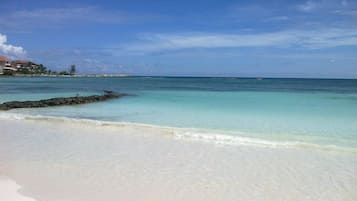 Plage à proximité, sable blanc, pêche sur place