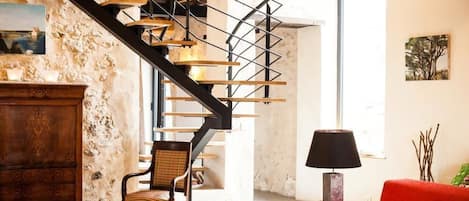 Literie de qualitĂ©, coffre-fort, dĂ©cor unique, rideaux dâobscurcissement