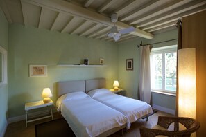 Ropa de cama de alta calidad, sistema de insonorización y cunas