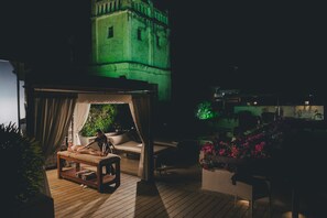 علاجات للجسم، معالجات لتقشير البشرة، جلسات للعناية بالوجه، جلسات تدليك