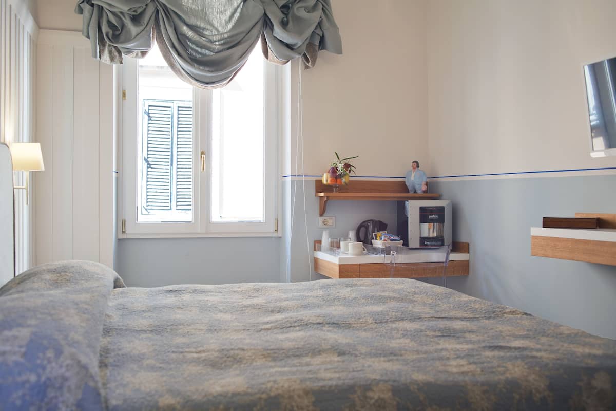 1 bedroom, in-room safe, free WiFi, bed sheets