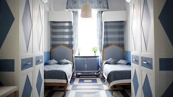 Quarto casal ou duplo luxo (Suite Pantheon Via della Croce 33) | 1 quarto, cofres nos quartos, Wi-Fi de cortesia, roupa de cama