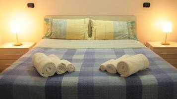 Escritorio, camas plegables/adicionales, wifi gratis y ropa de cama