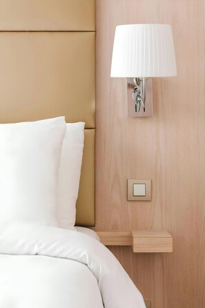 Klassieke tweepersoonskamer | Een kluis op de kamer, individueel gemeubileerd