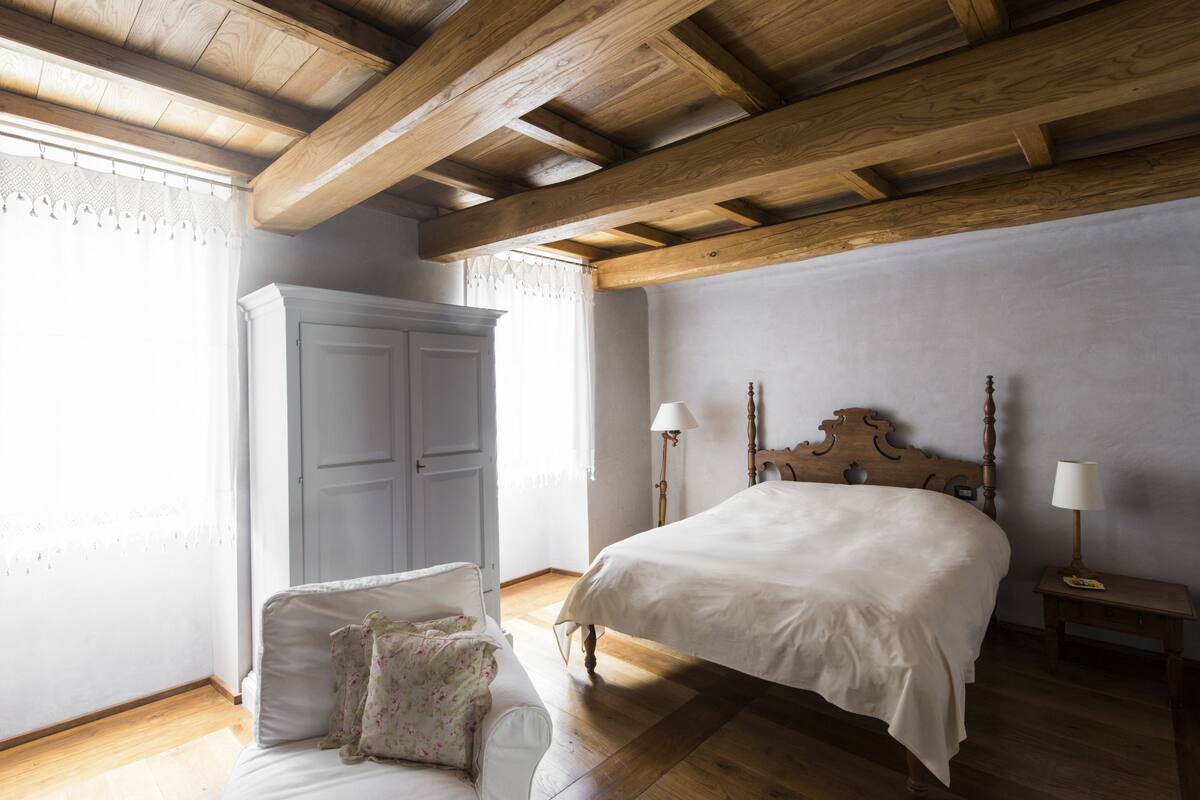 Deluxe Suite (2 Pax) | Frette Italian sheets, hypo-allergenic bedding, down duvets