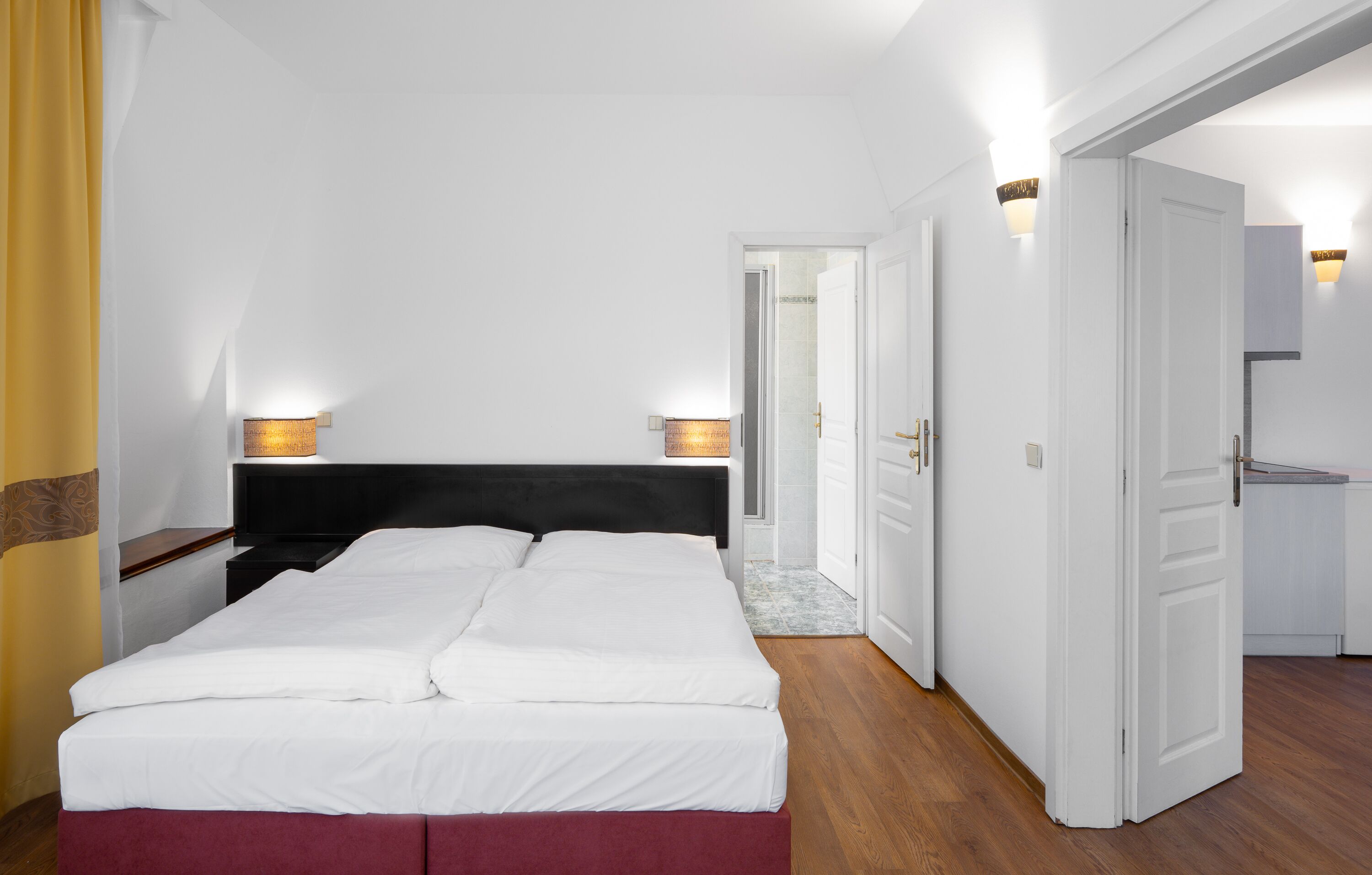 Apartemen Panorama, 1 kamar tidur, pemandangan kota | Brankas, meja kerja, tirai kedap cahaya, dan Wi-Fi gratis