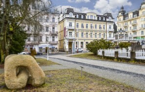 Front of property - Apartments Central Park Marienbad (Marianske Lazne)