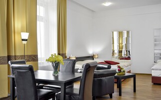 Studio Suite | In-room safe, desk, blackout drapes, free WiFi