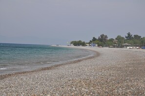 Beach nearby - Irene Studios (Istiaia-Aidipsos)