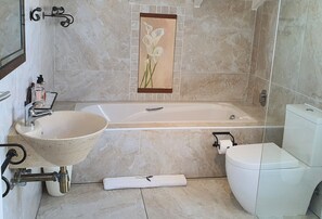 LekkeBly Loft | Bathroom