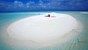 Plage à proximité, serviettes de plage, massages sur la plage