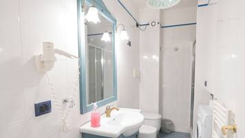 Appartamento, 1 camera da letto | Bagno | Doccia, asciugacapelli, accappatoio, bidet