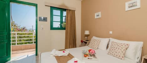 Double or Twin Room | In-room safe, blackout drapes, iron/ironing board, rollaway beds