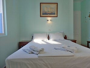 Double or Twin Room | Desk, soundproofing, free WiFi, bed sheets