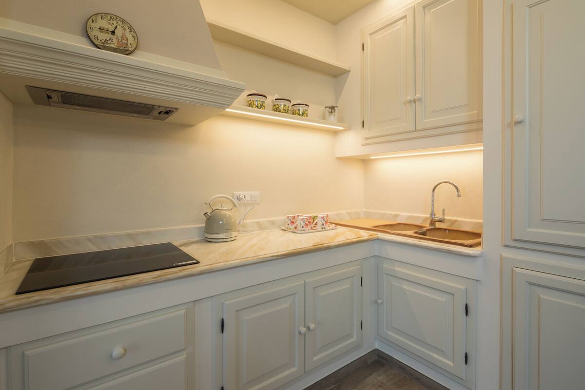 luxury loft | private kitchen | coffee/tea maker, electric kettle