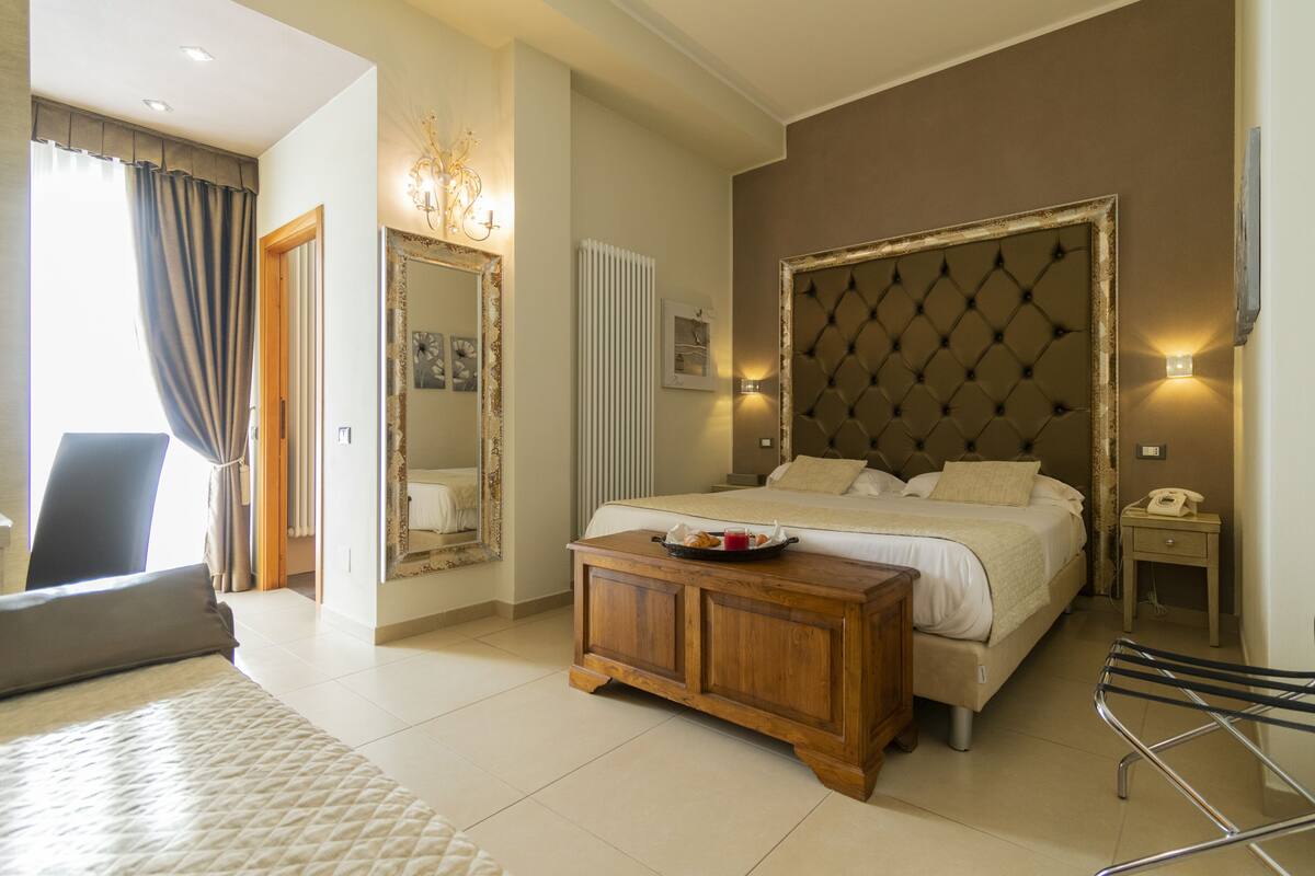 deluxe room, balcony | memory-foam beds, minibar, in-room safe, individually furnished