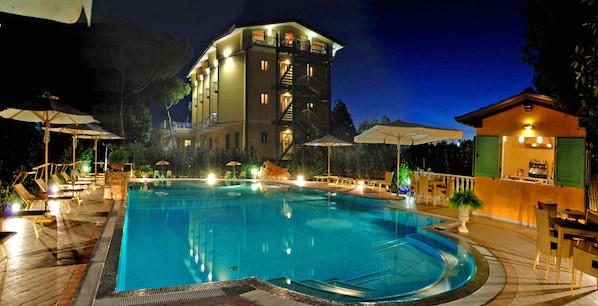 Front of property – evening/night