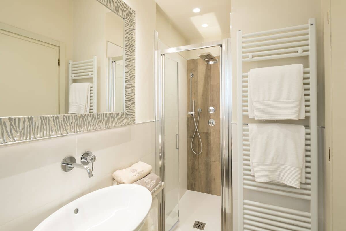 superior double room, annex building | bathroom | shower, rainfall showerhead, designer toiletries, hair dryer