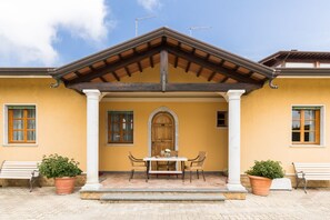 Superior tweepersoonskamer, bijgebouw | Uitzicht vanuit de kamer