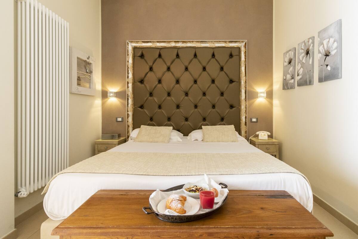 deluxe room, balcony | memory-foam beds, minibar, in-room safe, individually furnished