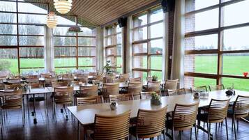 Petit déjeuner buffet compris tous les jours