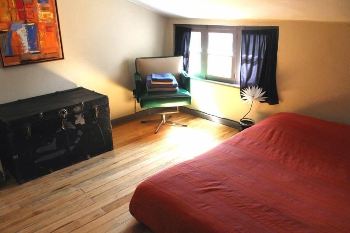 Apartamento superior | Edredons de pluma, cofres nos quartos, individualmente decorados