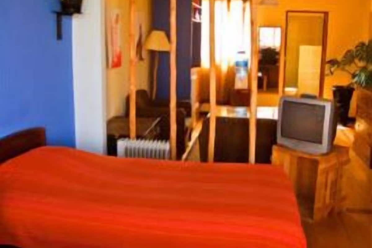apartment | down duvets, in-room safe, individually decorated, free wifi