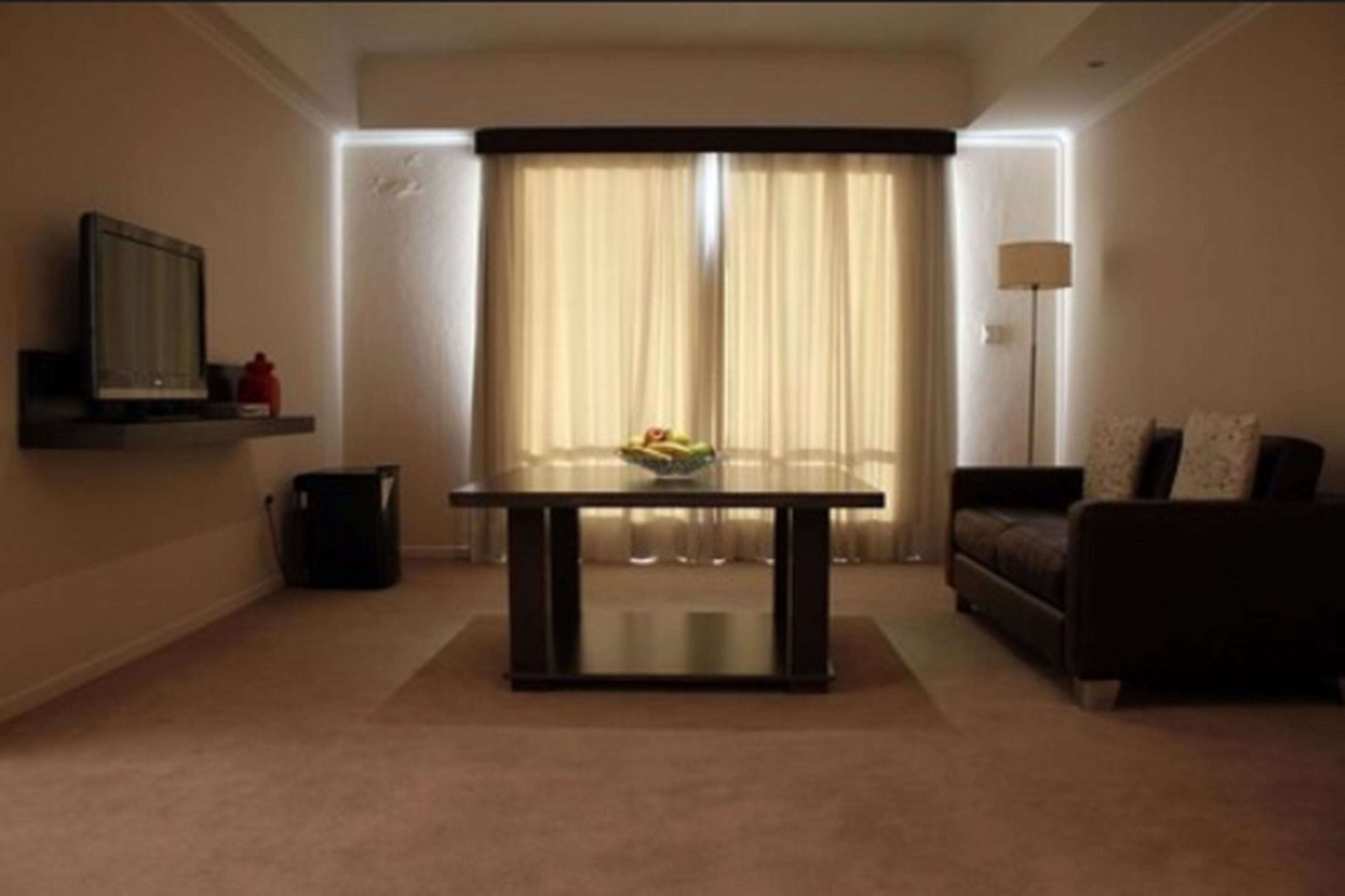 suite, 1 king bed | living area