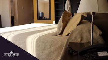 Caja de seguridad en la habitación y escritorio