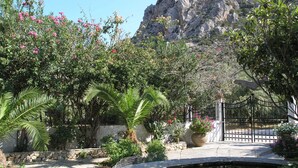 Unclassified image, 2 of 64, button - Olive Tree Cottages (Kantanos-Selino)
