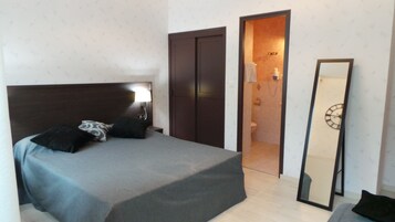 Premium bedding, individually decorated, individually furnished, desk