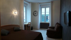 Habitación doble, vista al mar | Ropa de cama de alta calidad y decoración personalizada 