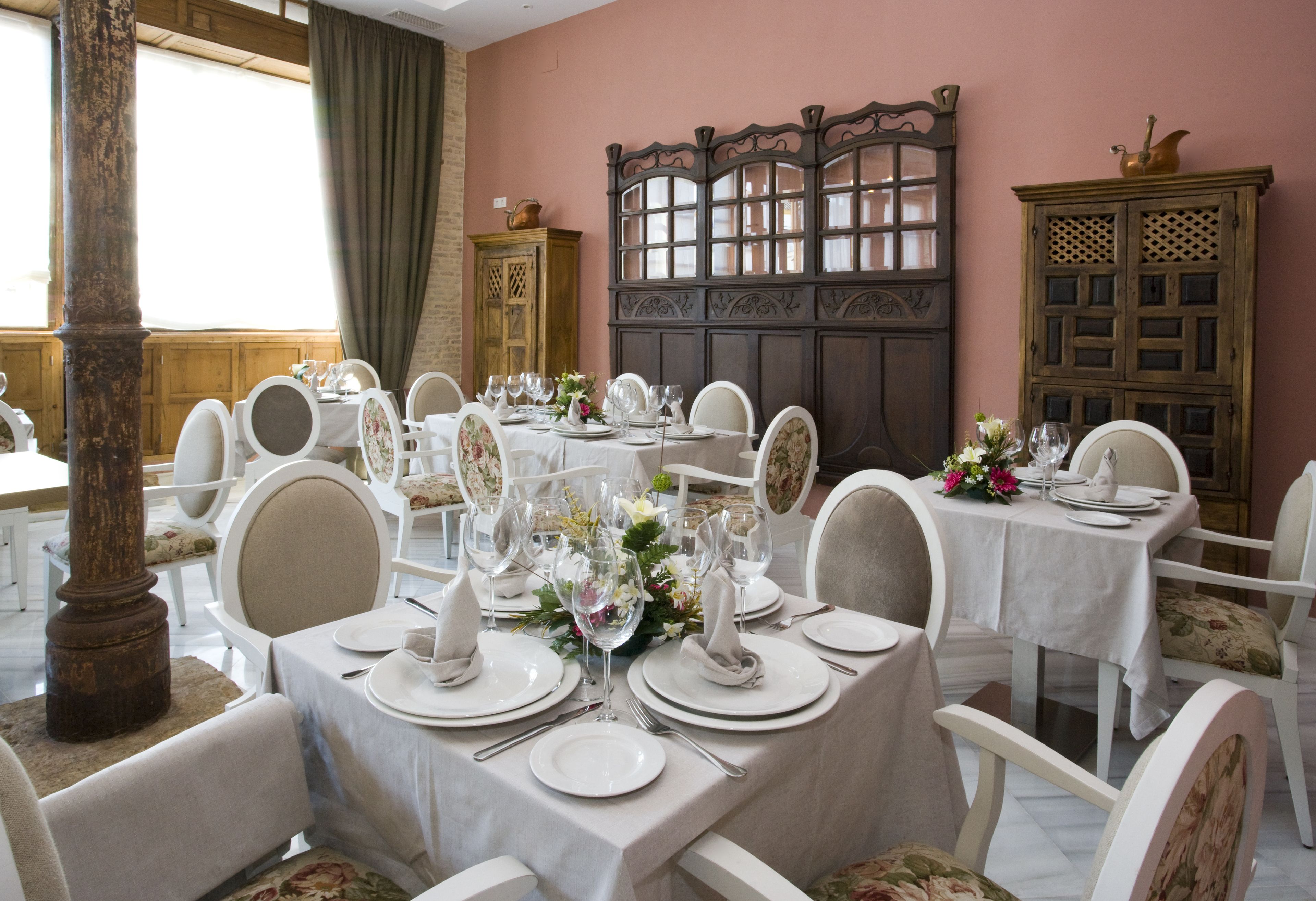 breakfast, lunch, dinner served; al fresco dining