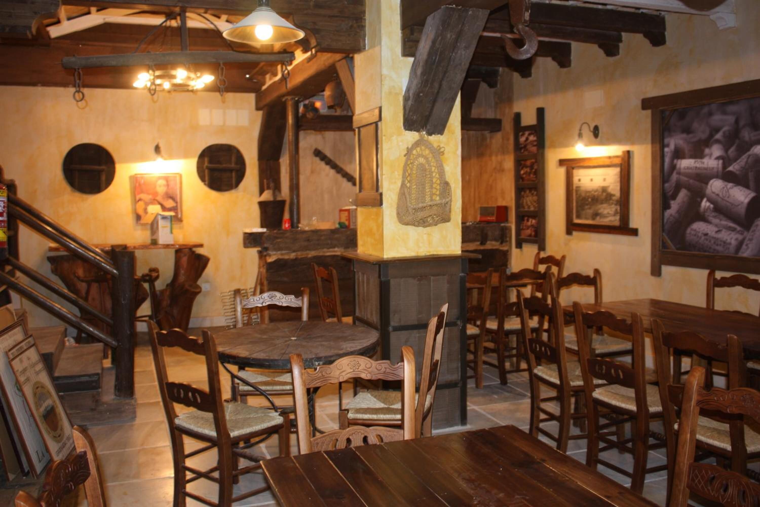 breakfast, lunch, dinner served; al fresco dining