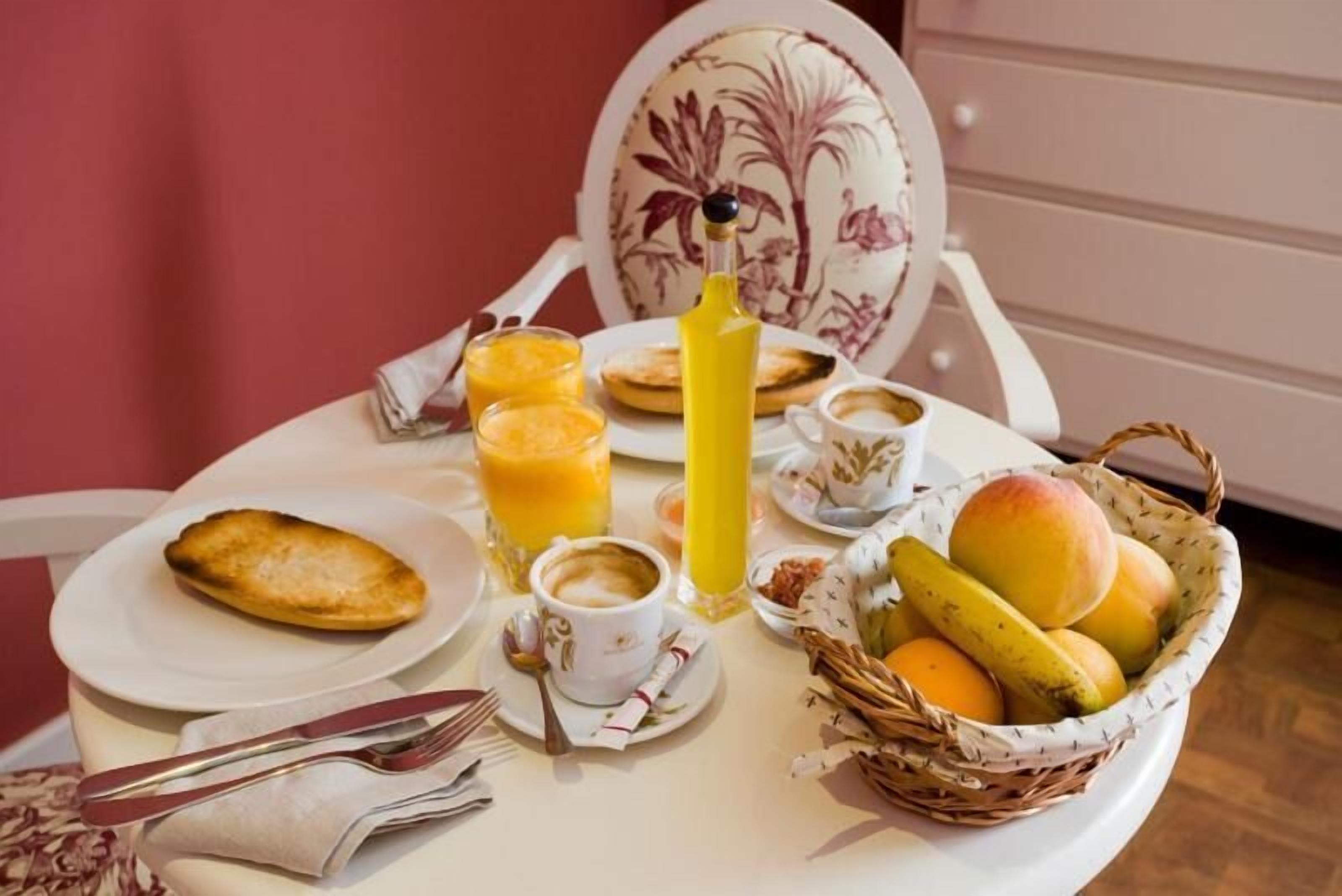 breakfast, lunch, dinner served; al fresco dining