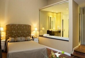 Habitación doble superior | Ropa de cama de alta calidad y edredones de plumas